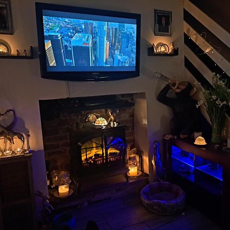 All Seasons Weavers Cottage Holmfirth Eksteriør billede
